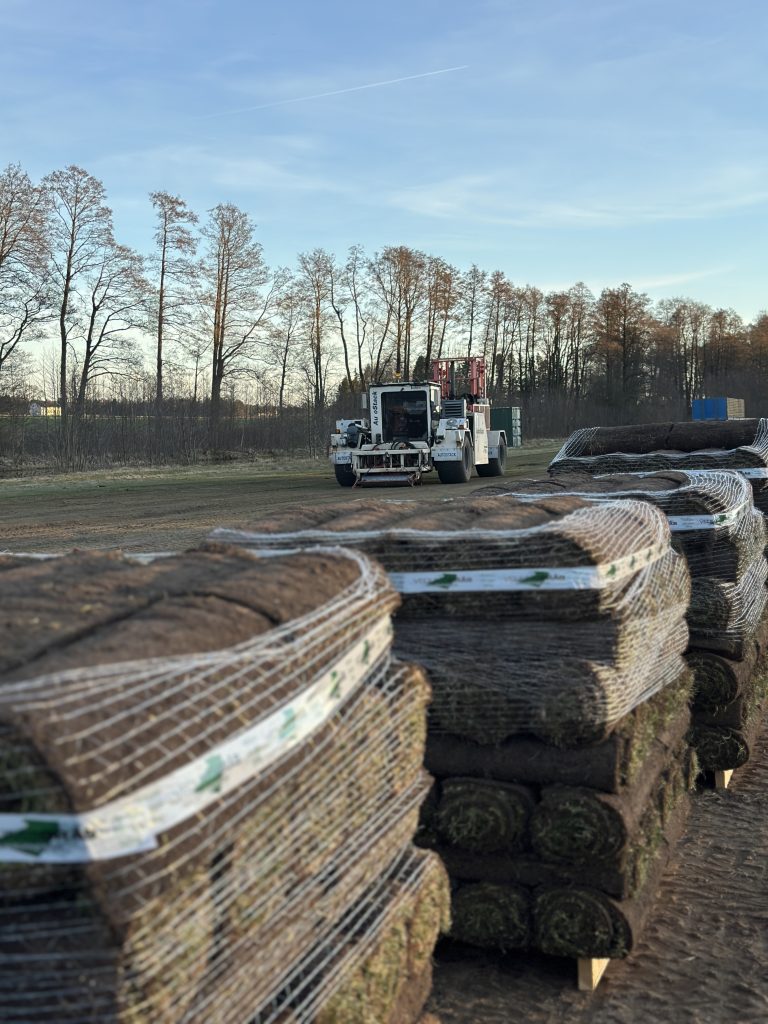 Gräsmattor på rulle i Radio Treby
